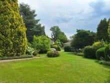 20240721_110635 Verkauft! Park�hnliches Grundst�ck mit gro�em Bungalow und Bauplatz-Provisionsfrei
